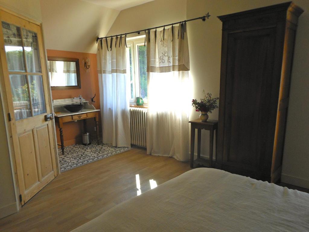 Auberge De La Tuilerie Surgy Quarto foto