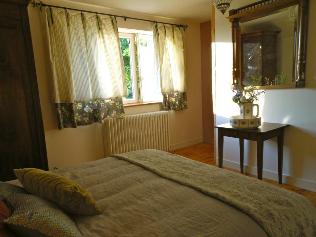 Auberge De La Tuilerie Surgy Exterior foto